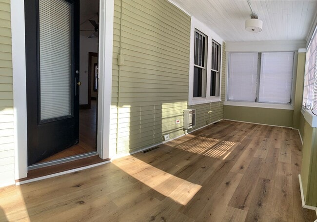 Building Photo - 110 W Columbia Ave