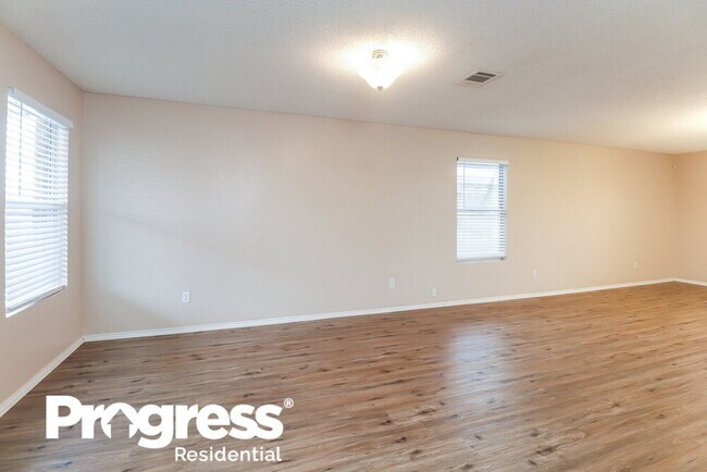 Foto del edificio - 317 Blairwood Dr