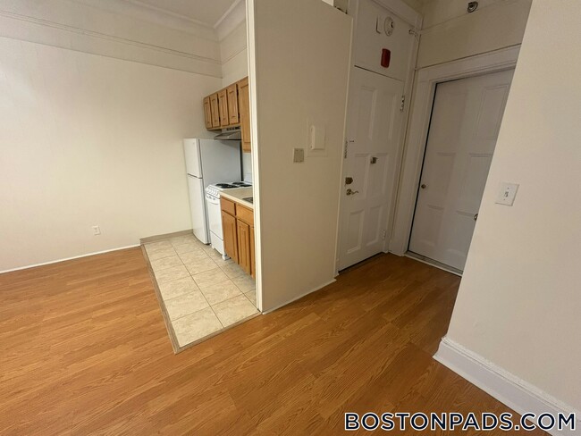 Building Photo - 62 Boylston St