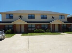 Building Photo - 1100 Lansberry Ct