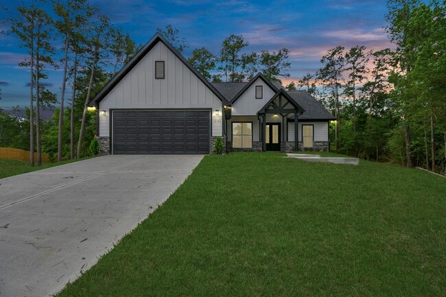 Building Photo - 12163 La Salle River Rd