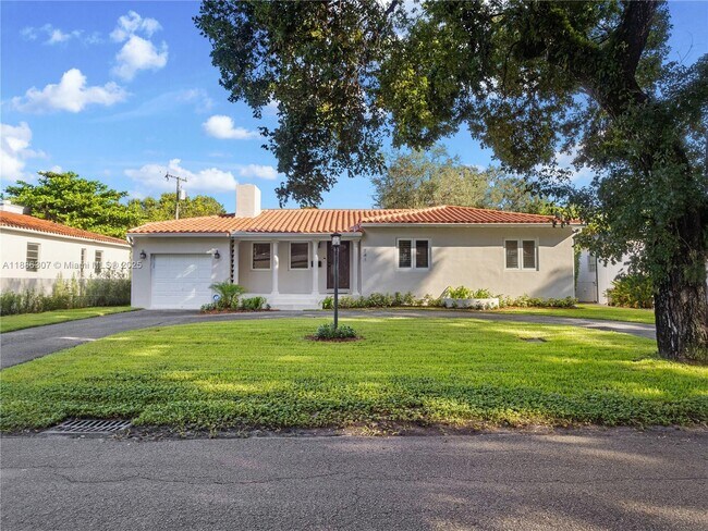 Building Photo - 741 Palermo Ave