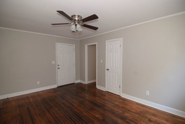Building Photo - 3BR/1BA - Total Electric - Section 8 OK!