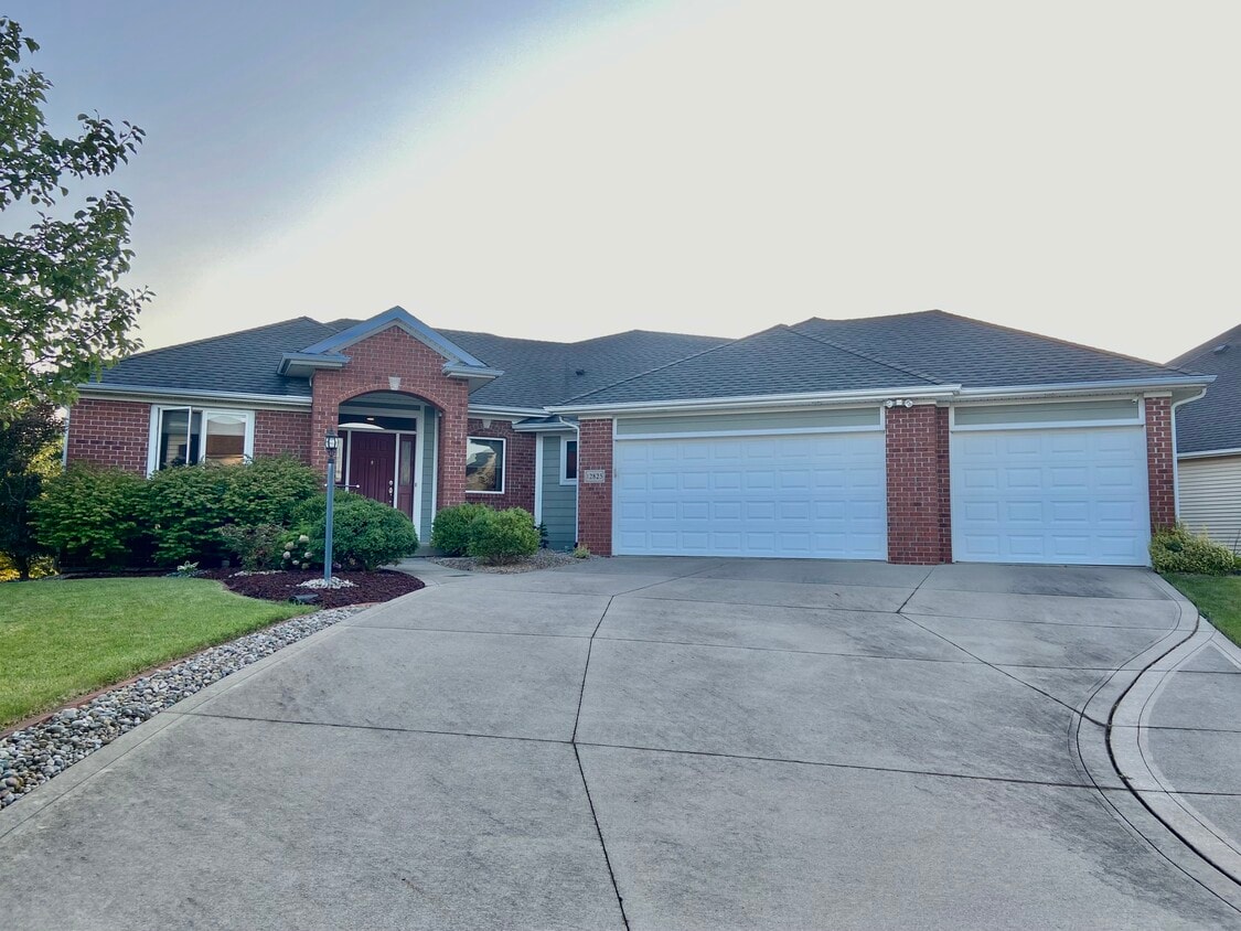 Primary Photo - 12825 Palazzo Blvd