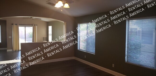 Building Photo - 3 Bed 2 Ba Home For Rent