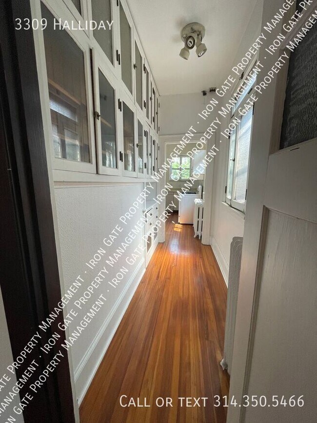 Building Photo - 3309 Halliday-
