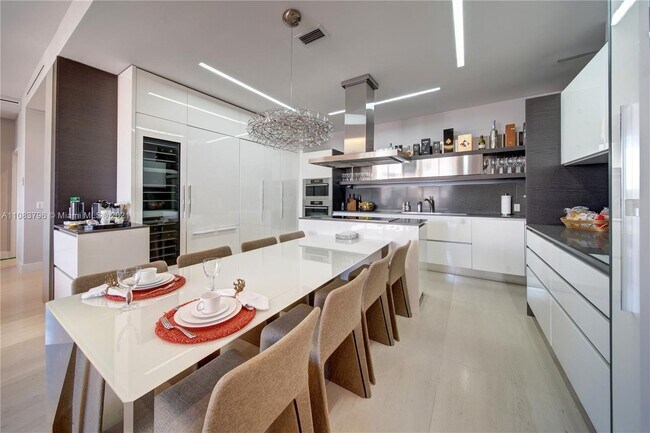 Foto del edificio - 10155 Collins Ave