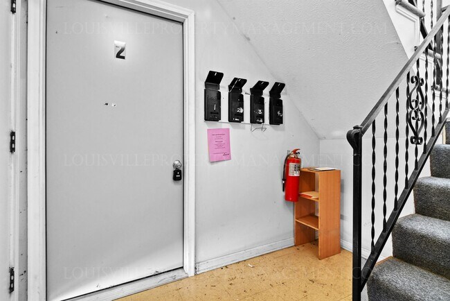 Building Photo - 5116 Valiant Dr