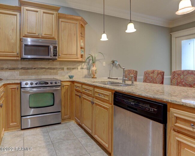 Foto del edificio - 103 Crystal Bay Ct