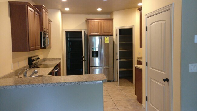 Foto del edificio - 7041 S 1520 W