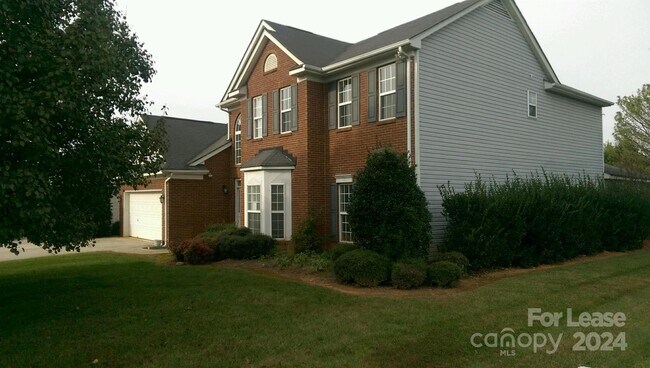 Building Photo - 6102 Greengate Ln