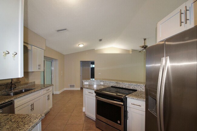 Building Photo - South Venice Annual Pool Home for Rent
