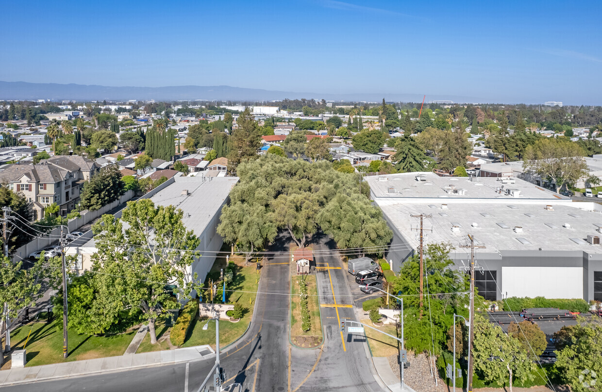 Building Photo - Casa Del Lago Mobile Home Park