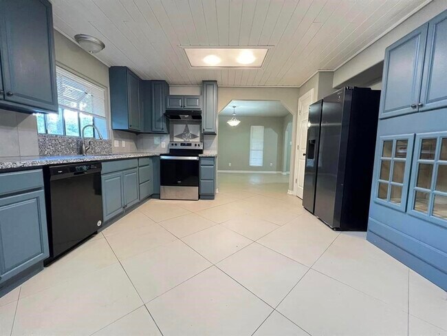 Foto del edificio - 123 Pinehurst Dr