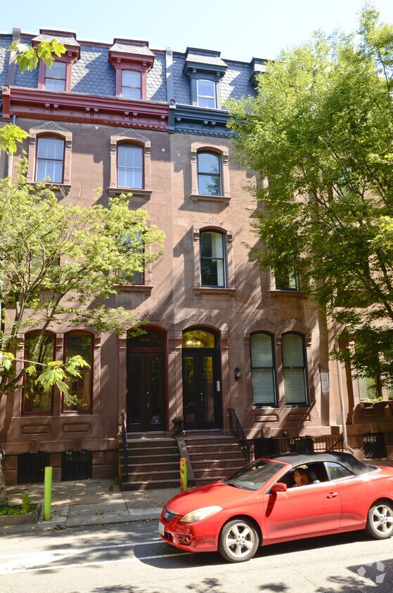 Primary Photo - 2029 Spruce St