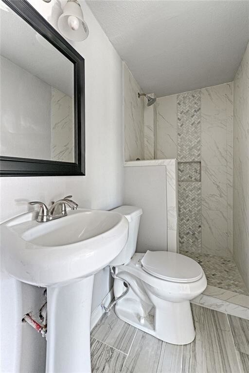 Foto del edificio - 2643-2643 Kingston St