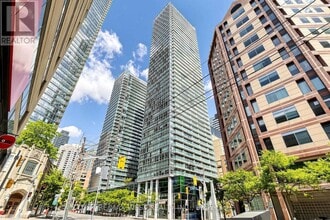 Building Photo - 38 Grenville St