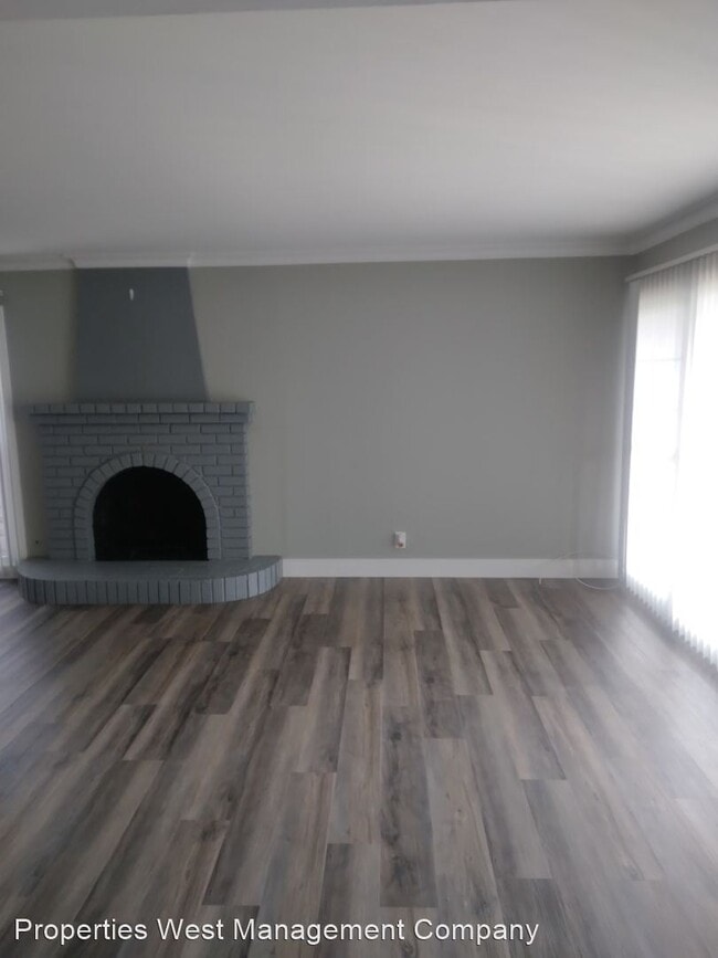 Building Photo - 4 br, 2.5 bath House - 932 Statler Ave