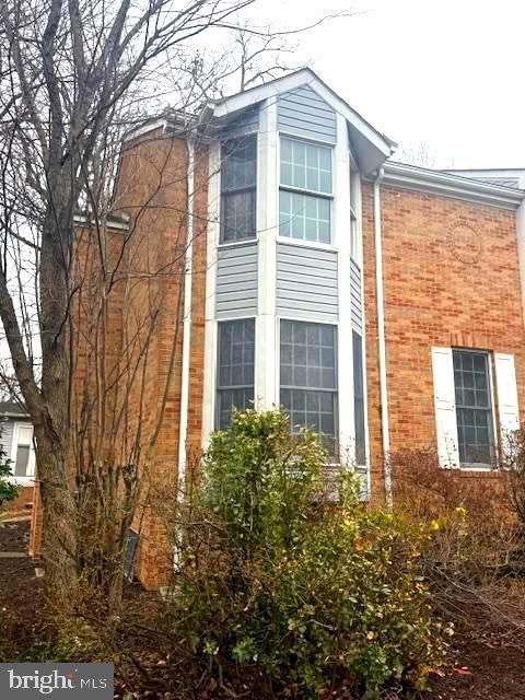 Building Photo - 510 Fairfax Ln