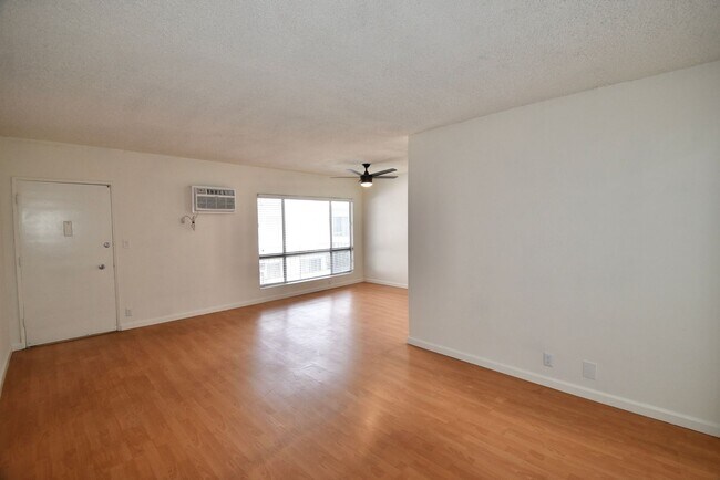 Foto del edificio - 12050 Tiara St