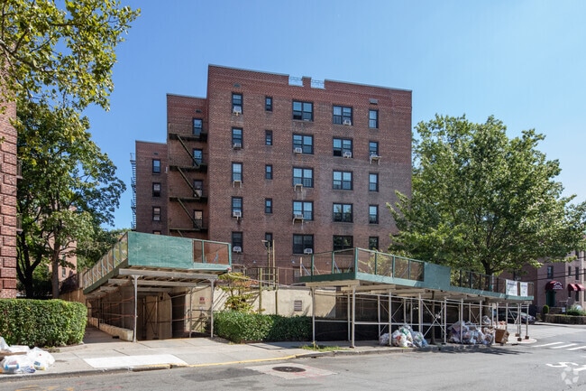 Building Photo - The Clayton