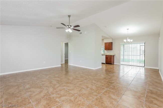 Foto del edificio - 18104 Windingvail Ave