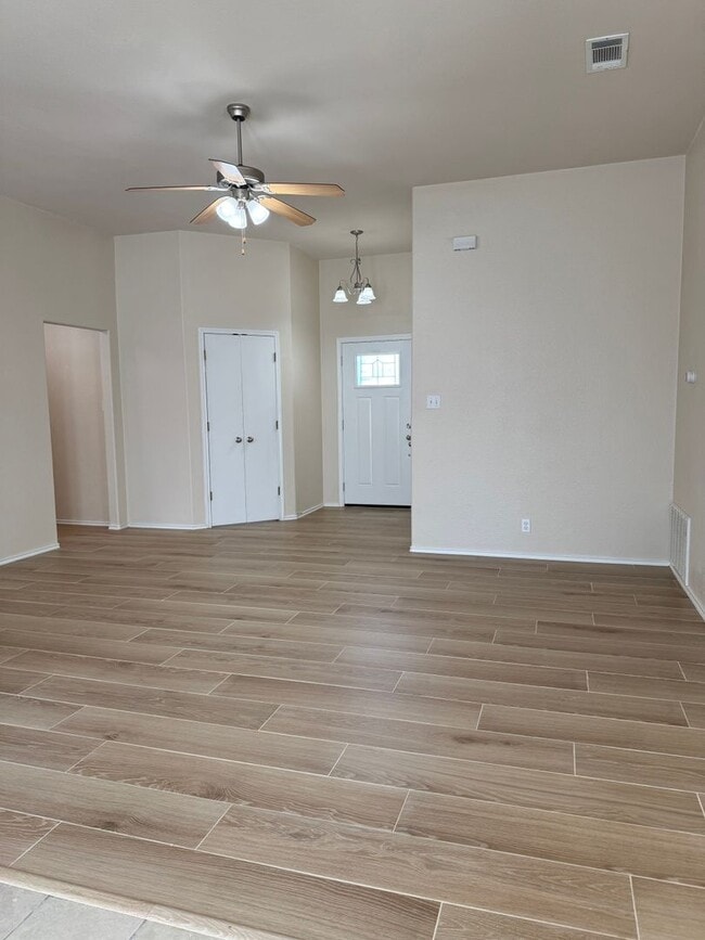 Building Photo - 400 Blue Shale Dr