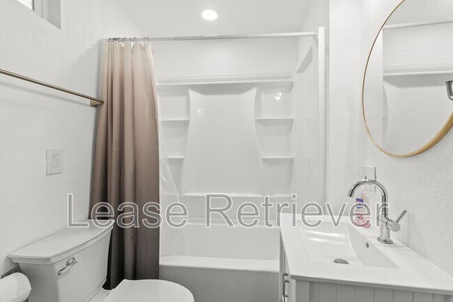 Building Photo - 135 Pacific Rd