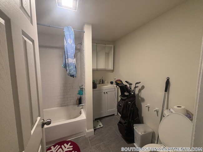 Building Photo - 501 E Broadway