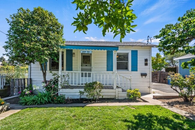 Photo - Diamond on the Bay House