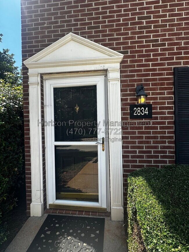 Building Photo - 2834 Florence Dr