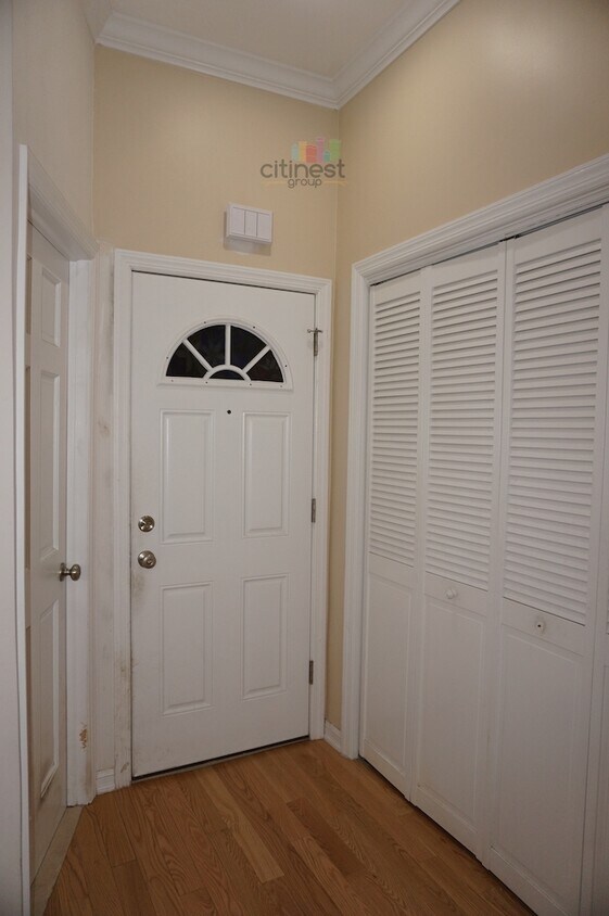 Foto principal - 560 74th St