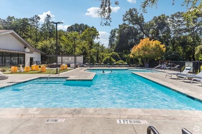Pool - Rosemont Chamblee