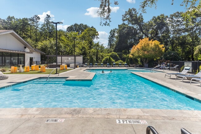 Pool - Rosemont Chamblee
