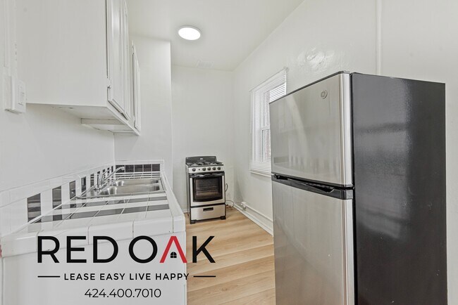 Building Photo - 974 S Gramercy Pl