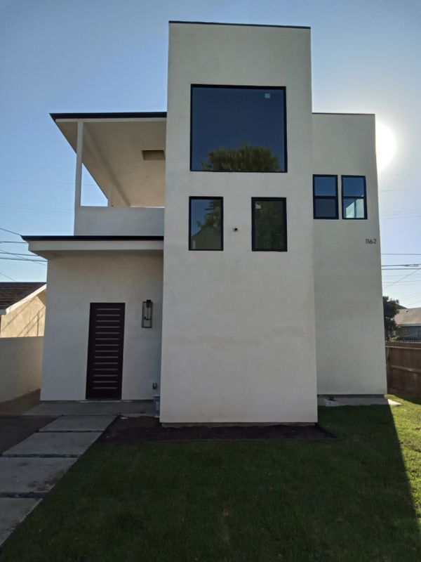 Foto del edificio - 1164 E Adams Blvd