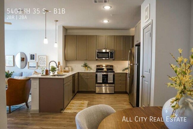 Foto del edificio - 5403 I 35 Frontage Rd