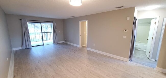 Building Photo - 7866 Eagle Creek Dr