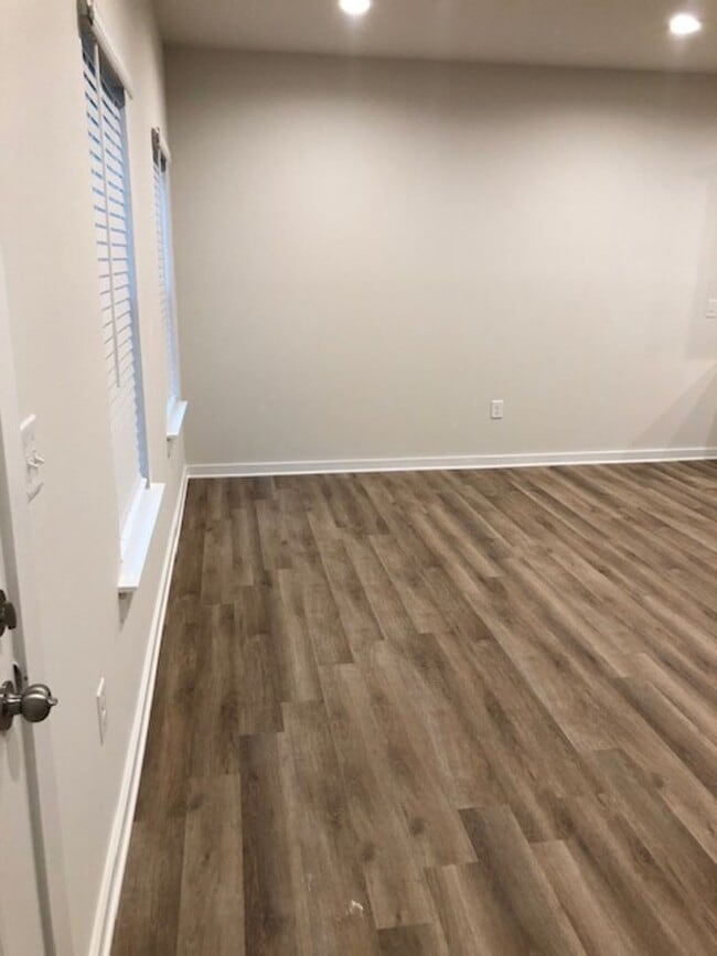 Building Photo - Beautiful Townhome in Athens!