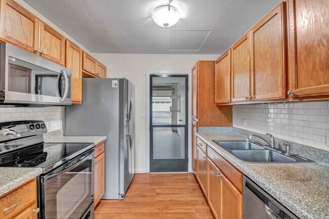 Building Photo - 157 Kahako St