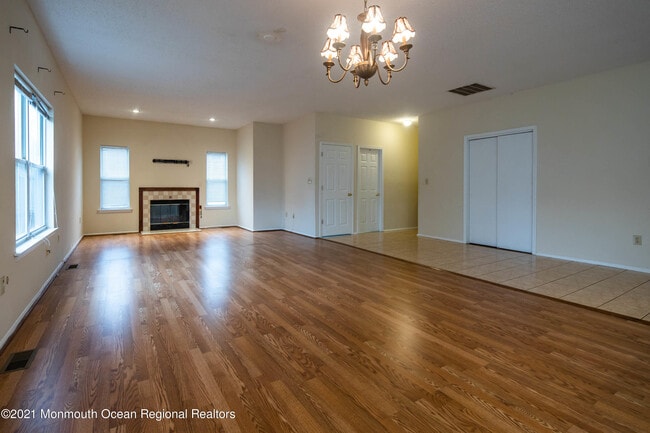 Building Photo - 86 Richmond Ct S