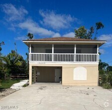 Building Photo - 18200 Phlox Dr