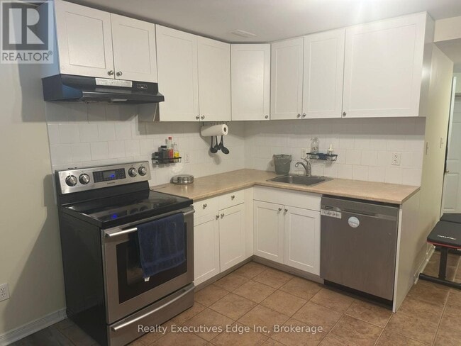 Building Photo - 242 Farley Dr