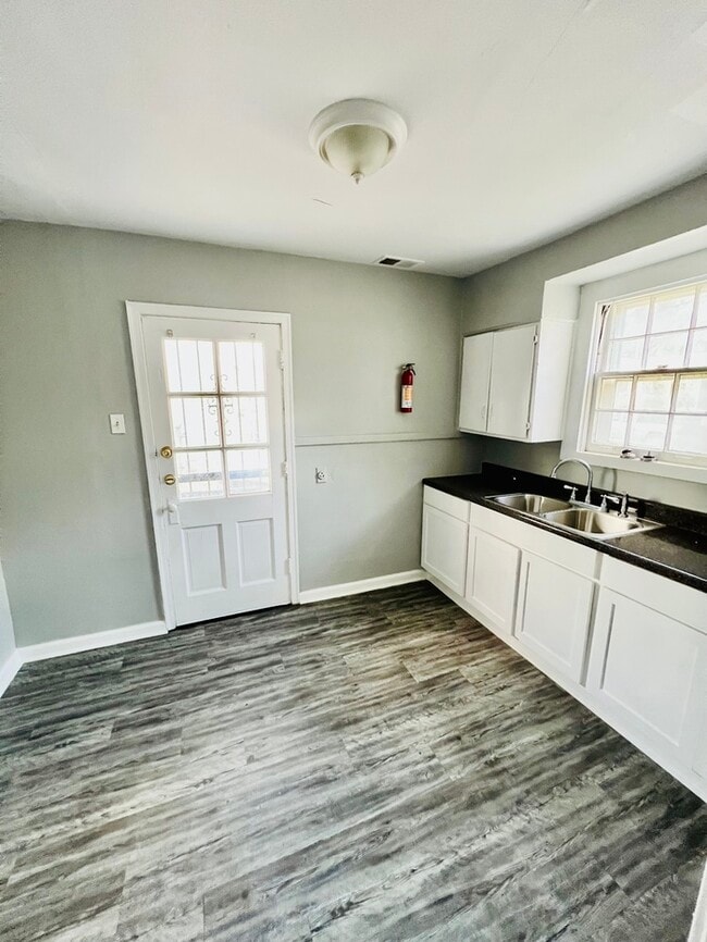 Building Photo - Section 8 Welcomed