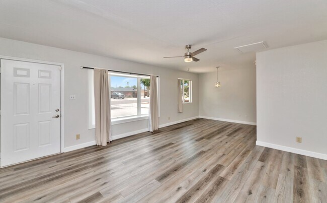 Building Photo - 8444 E Plaza Ave