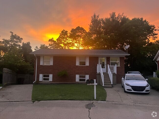 Building Photo - 816 Tokay Ln