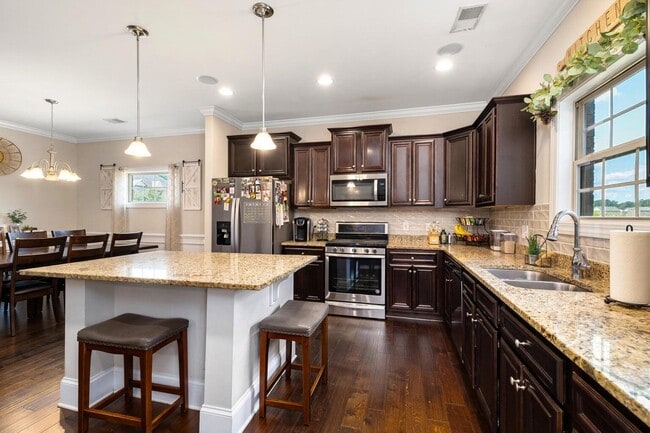Building Photo - 575 Curlew Cir