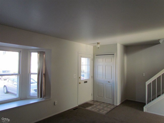 Foto del edificio - 37450 Charter Oaks Blvd