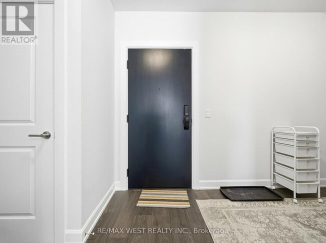 Building Photo - 3200 William Coltson Ave