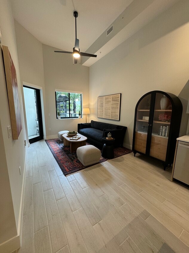 Foto principal - 8225 NW 34th St